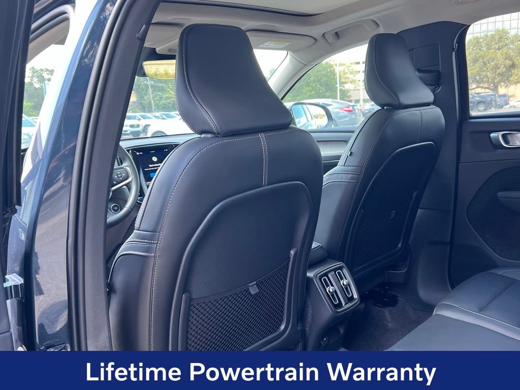Certified 2026 Volvo XC40 B4 Core FWD image 22