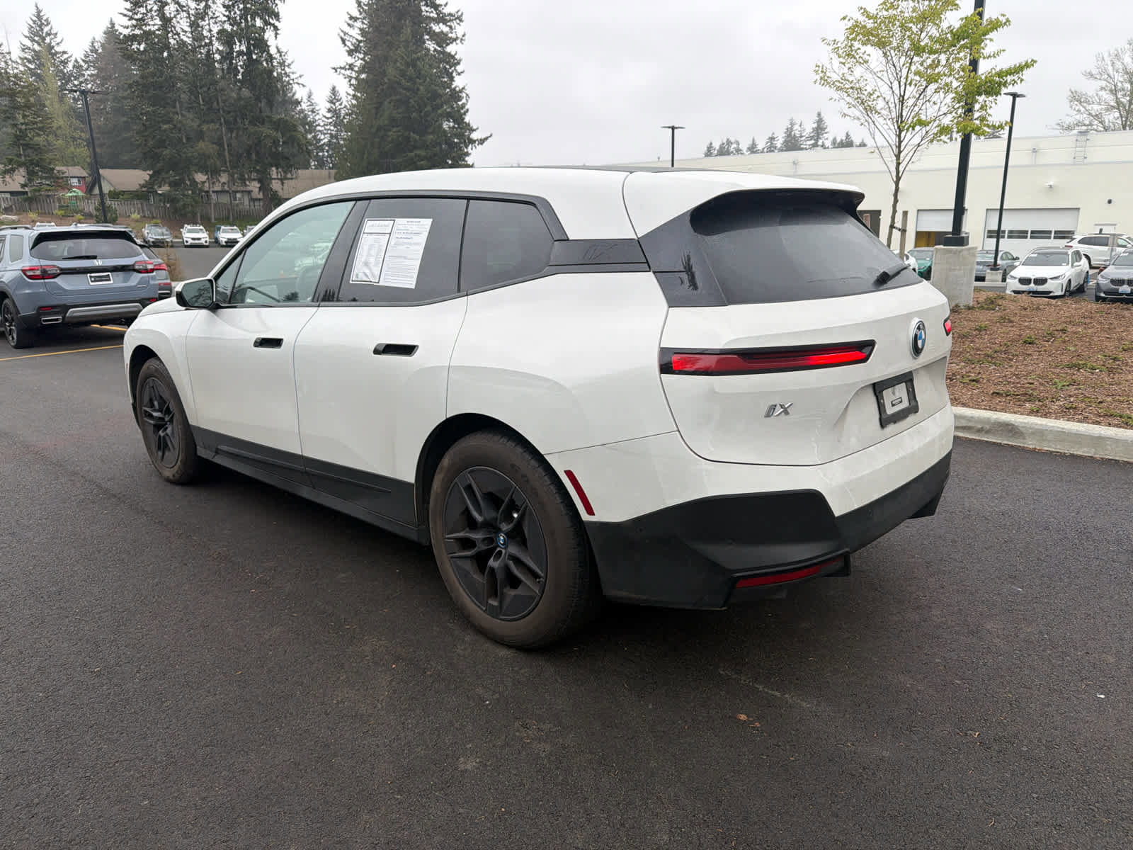 Used 2024 BMW iX xDrive50 w/ Convenience Package AWD/4WD image 3
