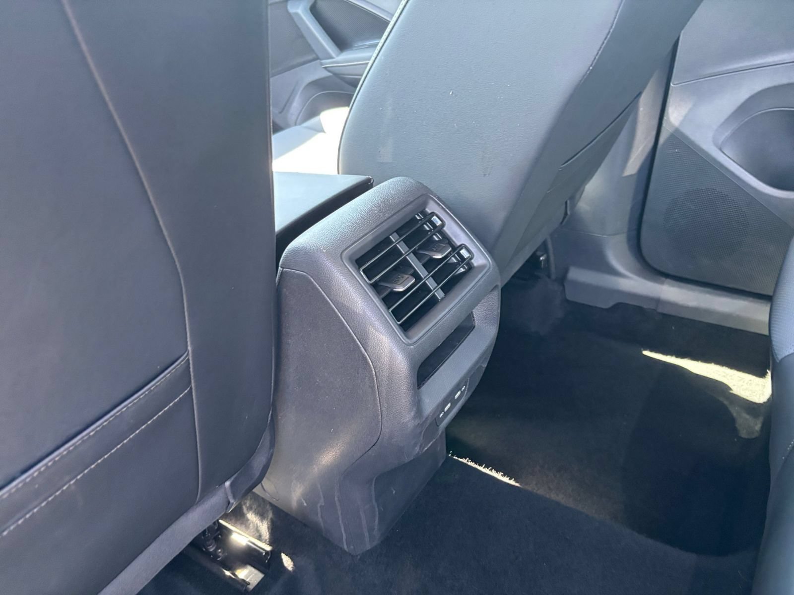 Used 2026 Volkswagen Tiguan SE AWD/4WD image 24