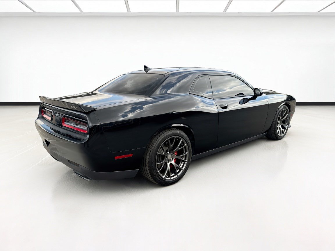 Used 2015 Dodge Challenger SRT RWD image 4