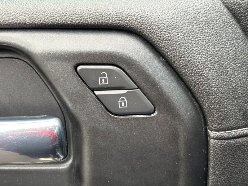 Used 2021 Chevrolet Silverado 1500 LT image 24