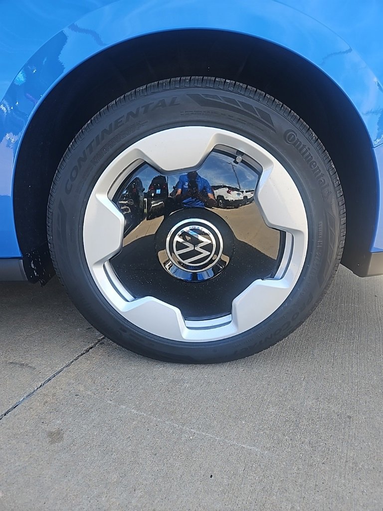 New 2025 Volkswagen ID. Buzz Pro S Plus image 9