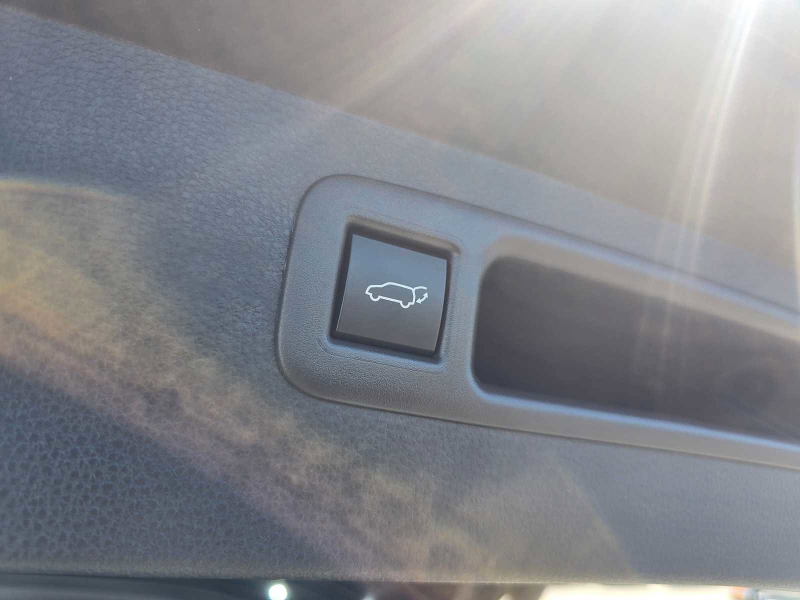 New 2026 Toyota Highlander Platinum AWD/4WD image 17