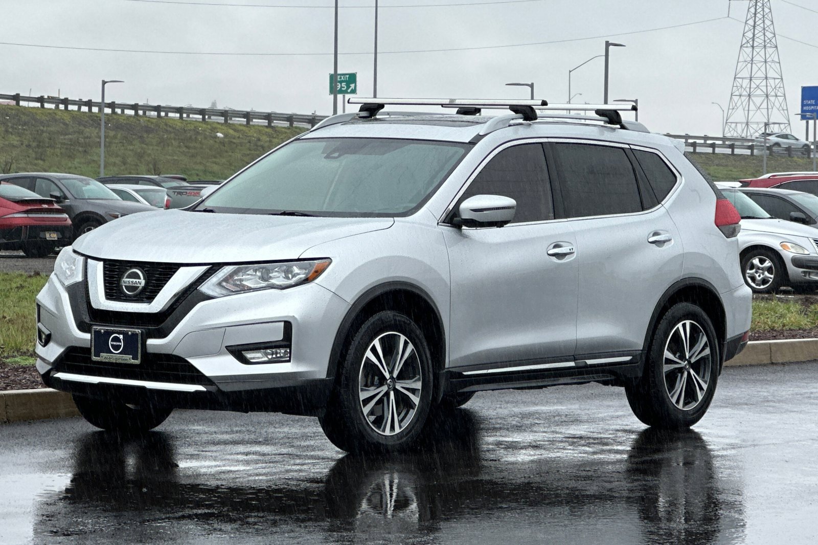 Used 2018 Nissan Rogue SL w/ Premium Package image 7