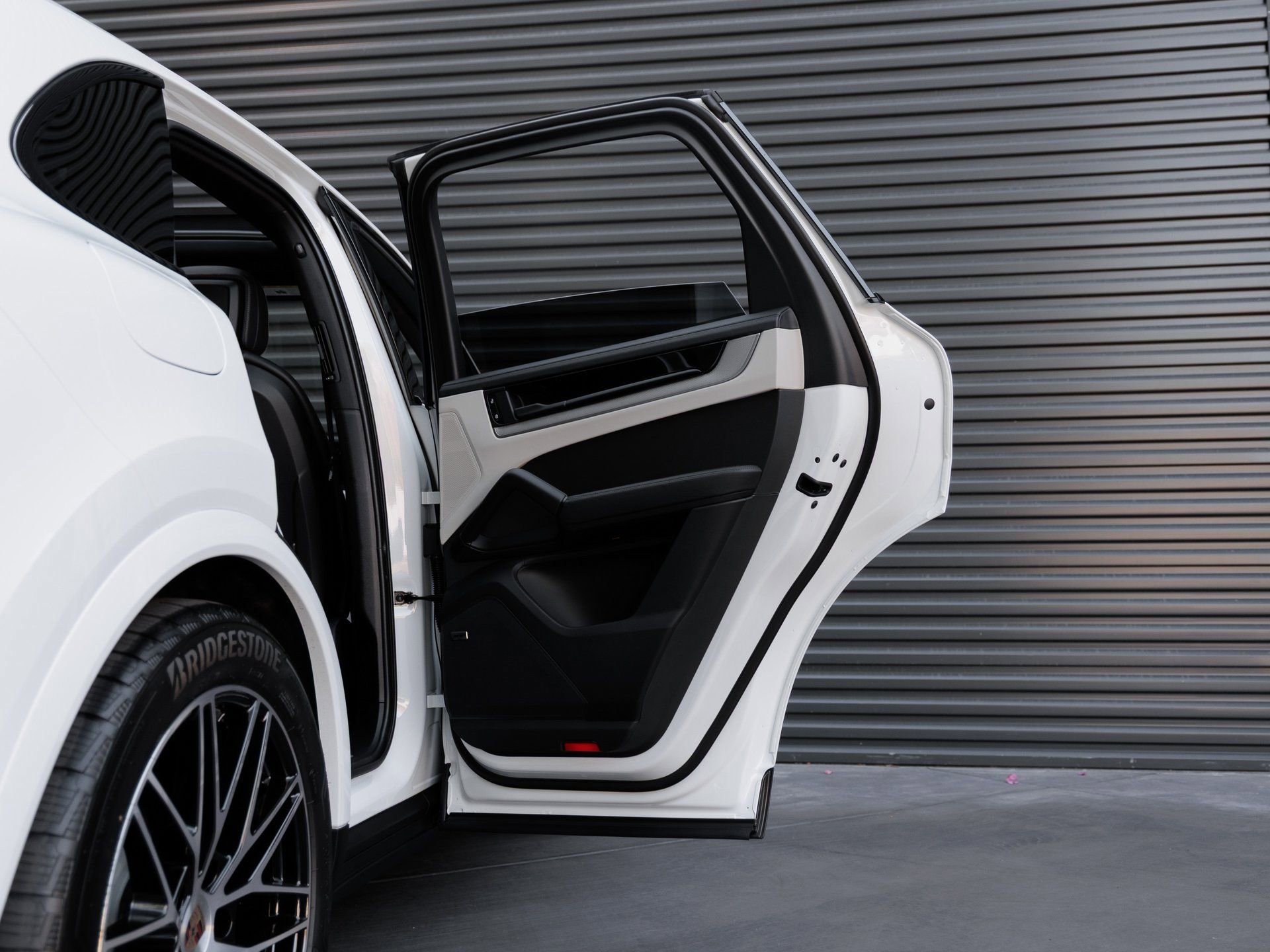 New 2025 Porsche Cayenne S AWD/4WD image 22
