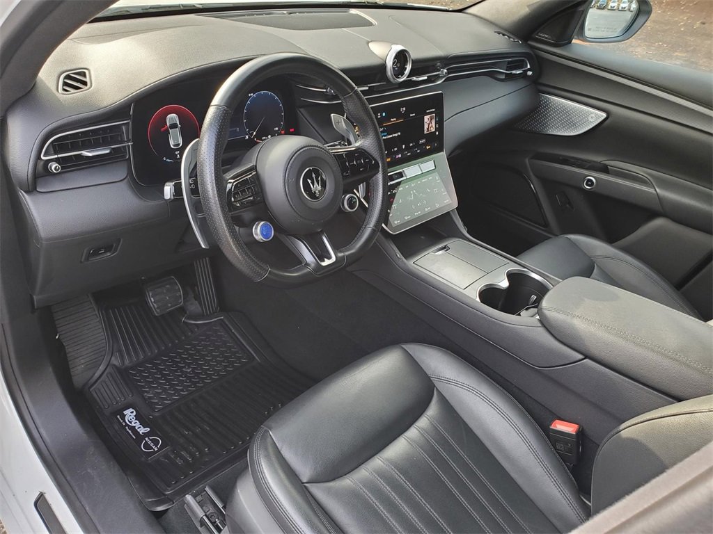 Used 2024 Maserati Grecale GT image 16