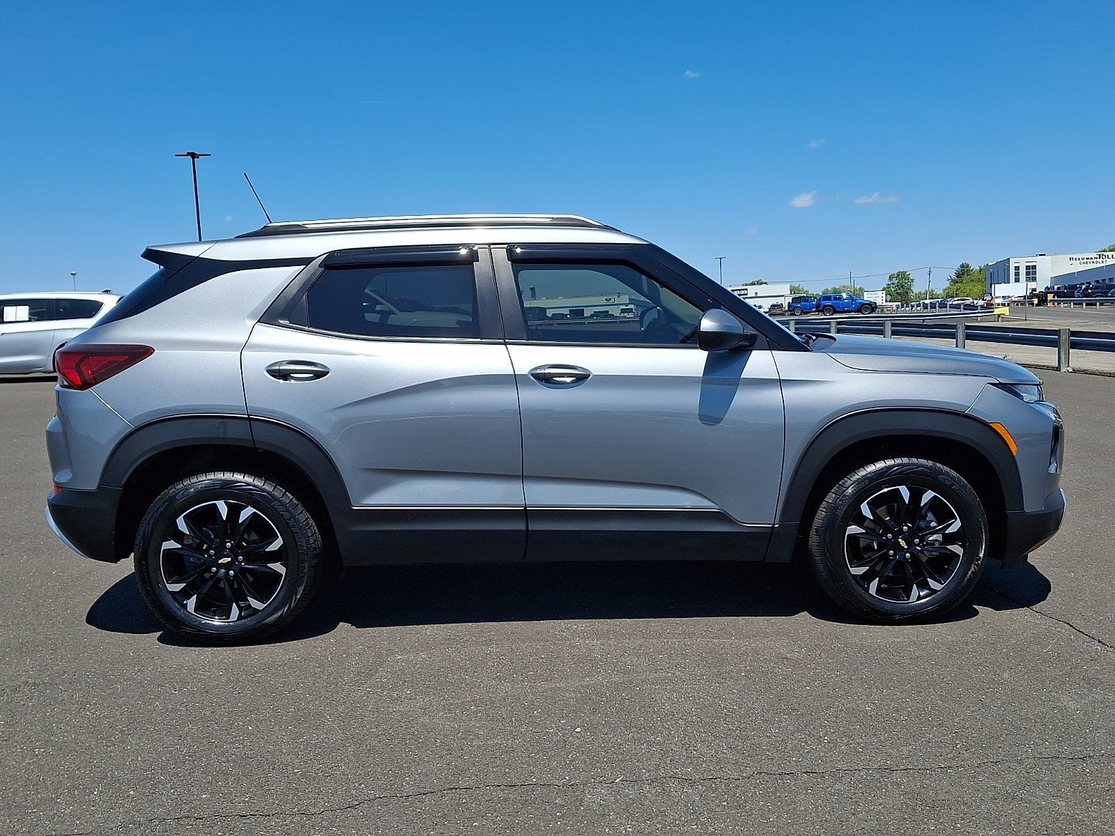 Certified 2023 Chevrolet TrailBlazer LT w/ Convenience Package AWD/4WD image 7