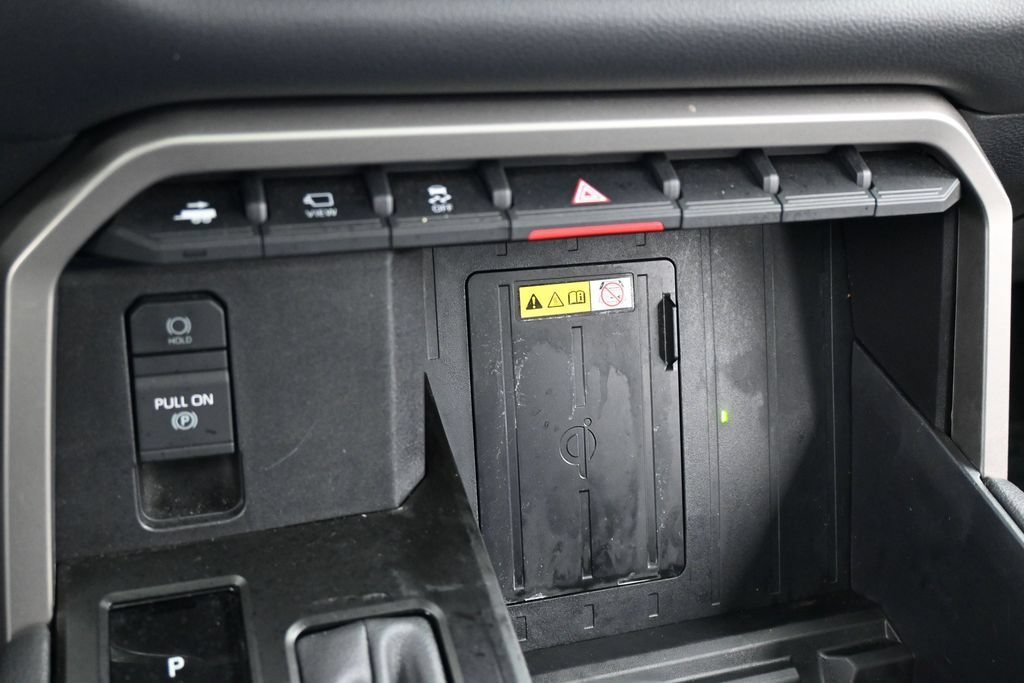 Used 2023 Toyota Tundra Limited AWD/4WD image 25