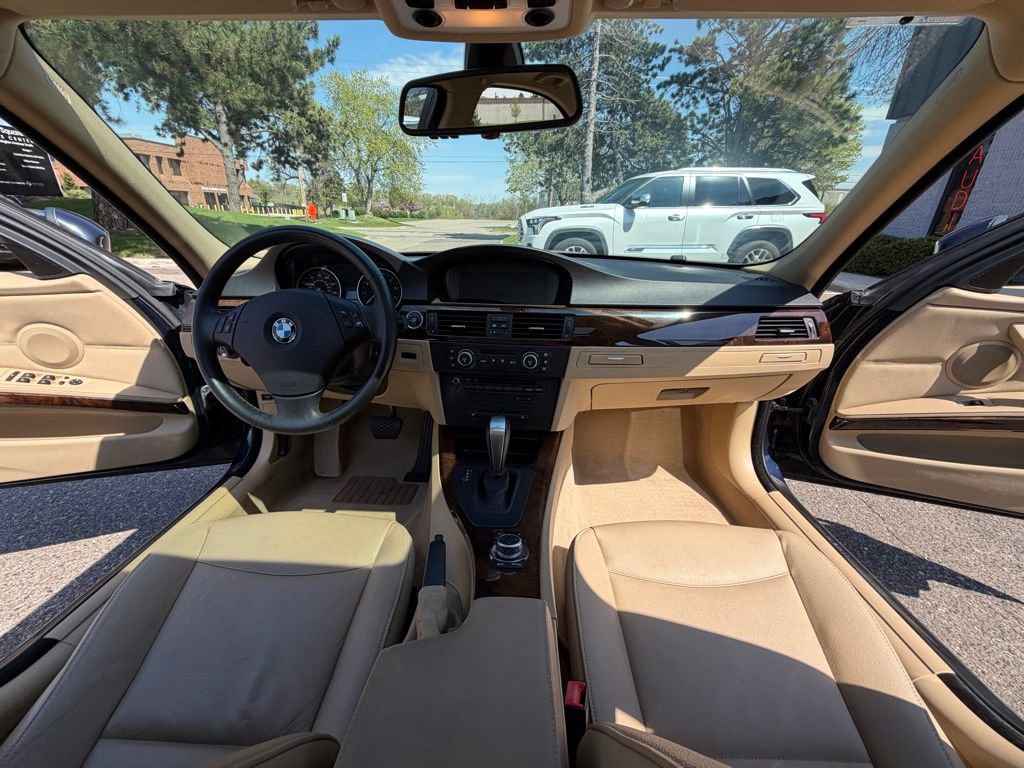 Used 2009 BMW 328i xDrive Sedan AWD/4WD image 34