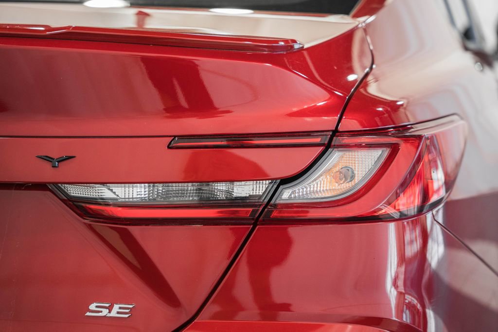 Used 2025 Toyota Camry SE image 6