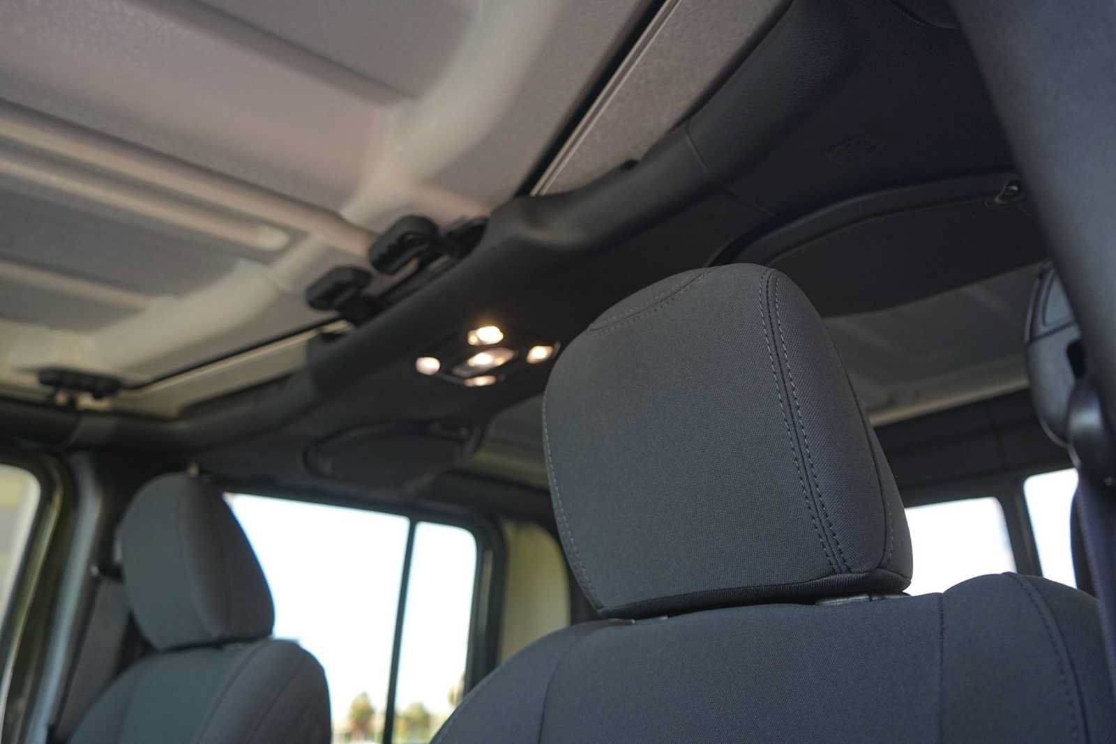 Used 2023 Jeep Gladiator Sport AWD/4WD image 26