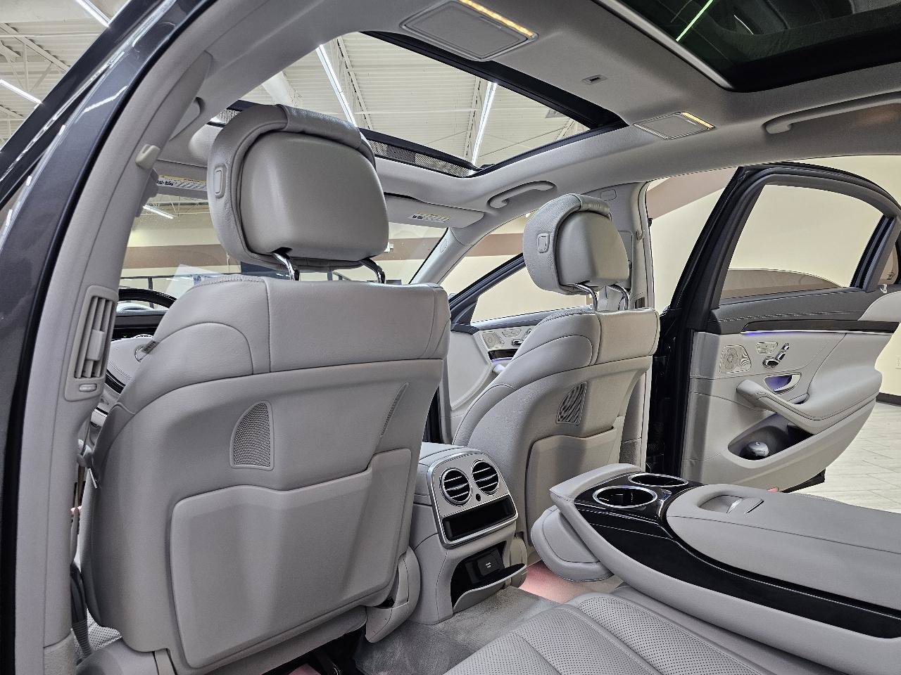 Used 2017 Mercedes-Benz S 550 4MATIC Sedan image 27