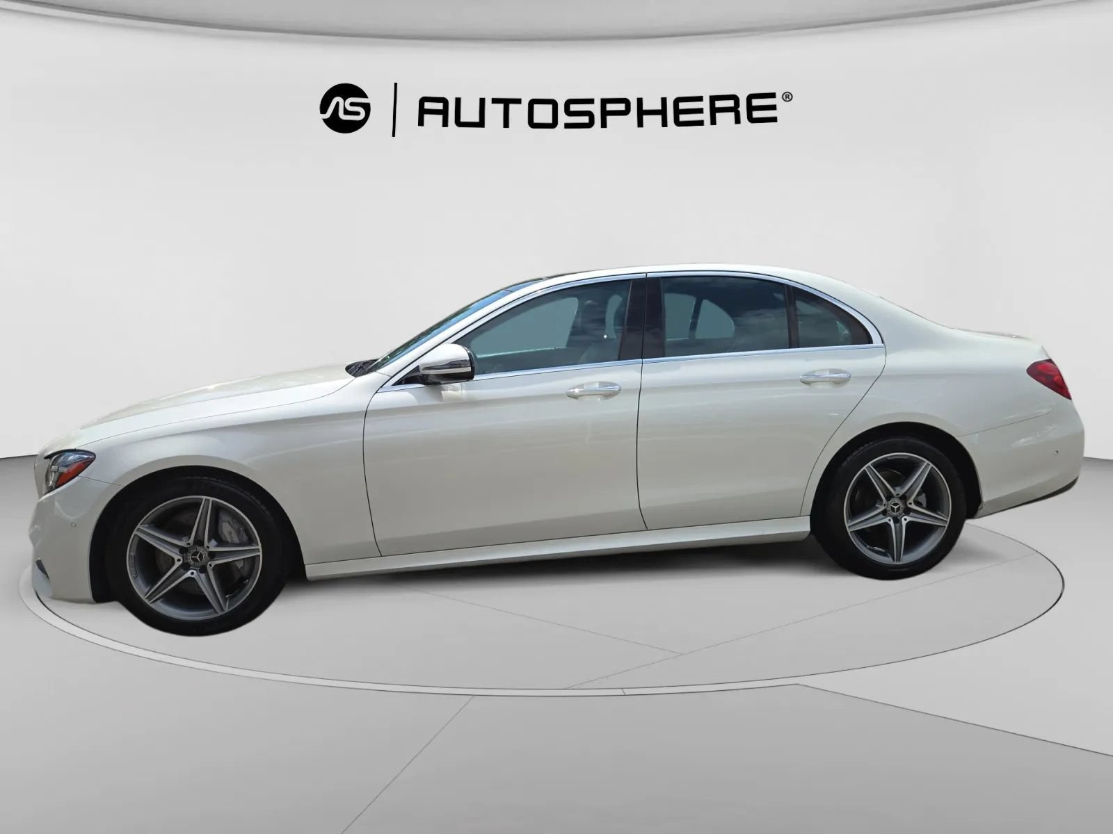 Used 2018 Mercedes-Benz E 300 image 4