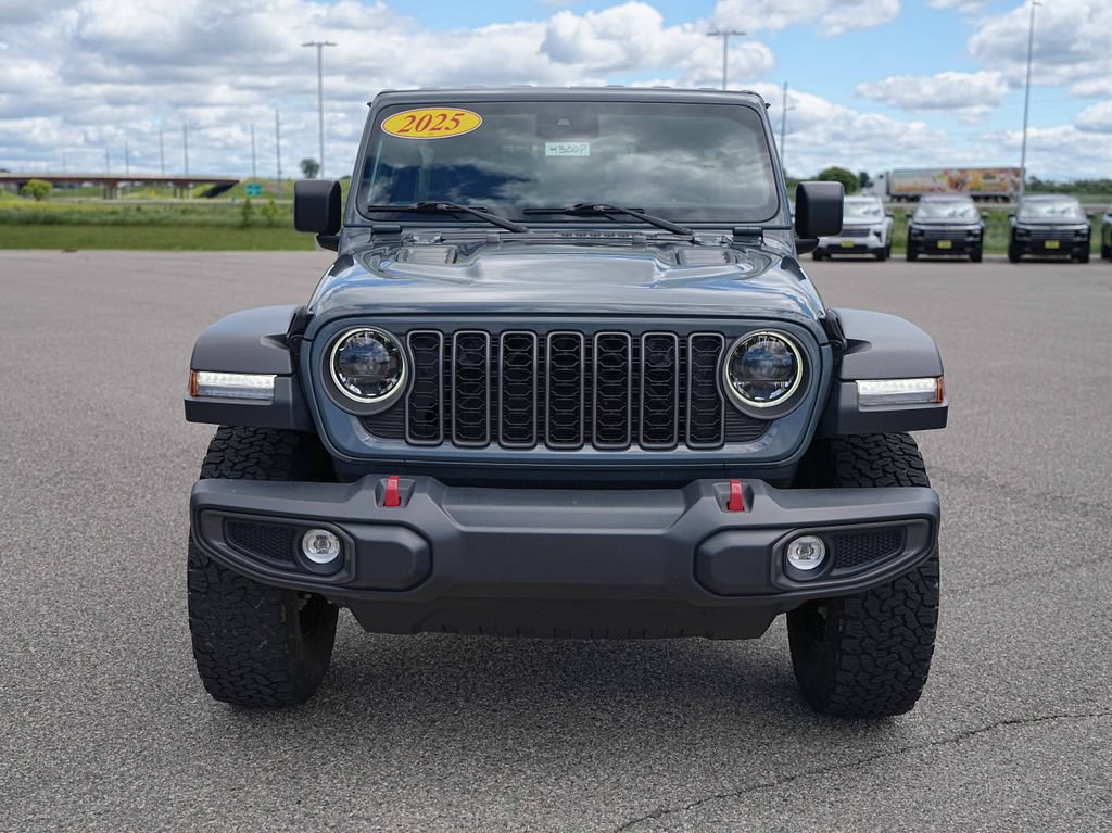 Used 2025 Jeep Wrangler Unlimited Rubicon AWD/4WD image 2