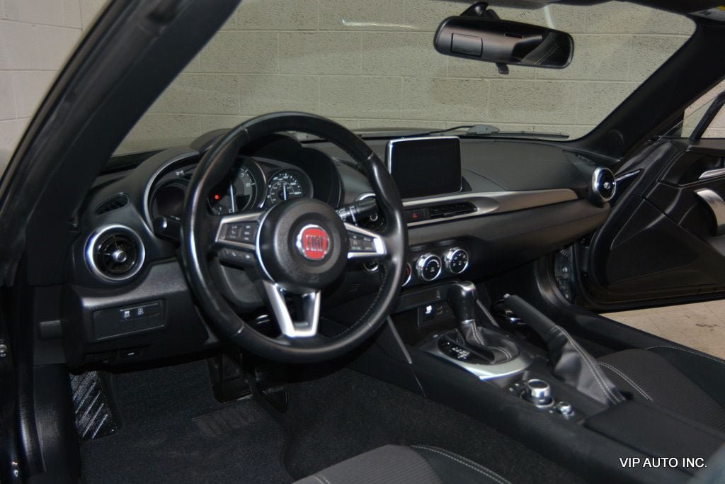 Used 2018 FIAT 124 Spider Classica w/ Technology & Siriusxm Group RWD image 18