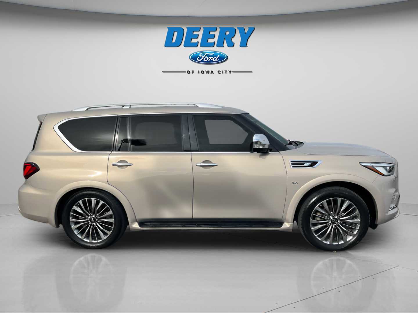 Used 2018 INFINITI QX80 4WD w/ Deluxe Technology Package image 2