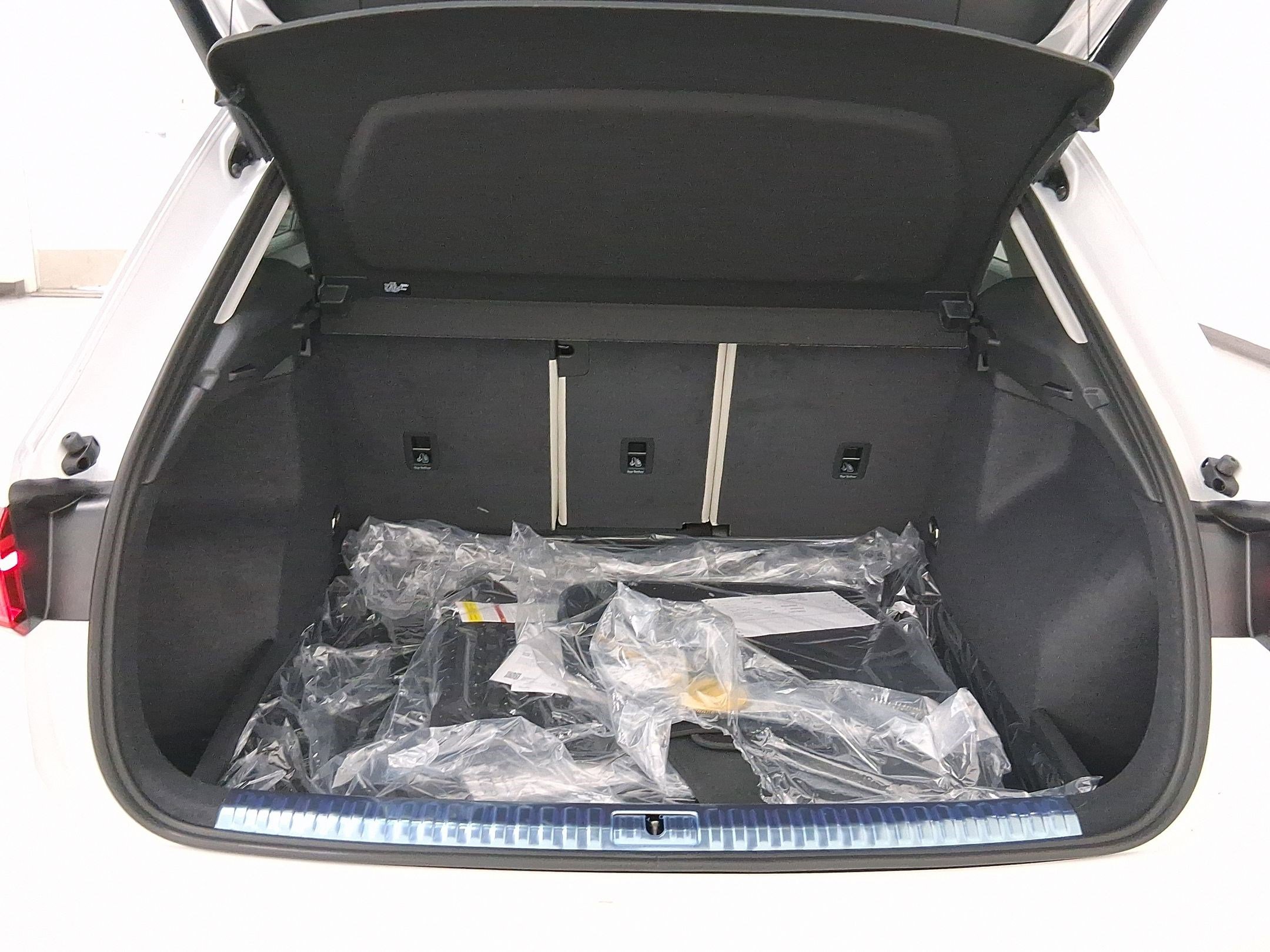 Used 2025 Audi Q3 2.0T Premium w/ Convenience Package image 26