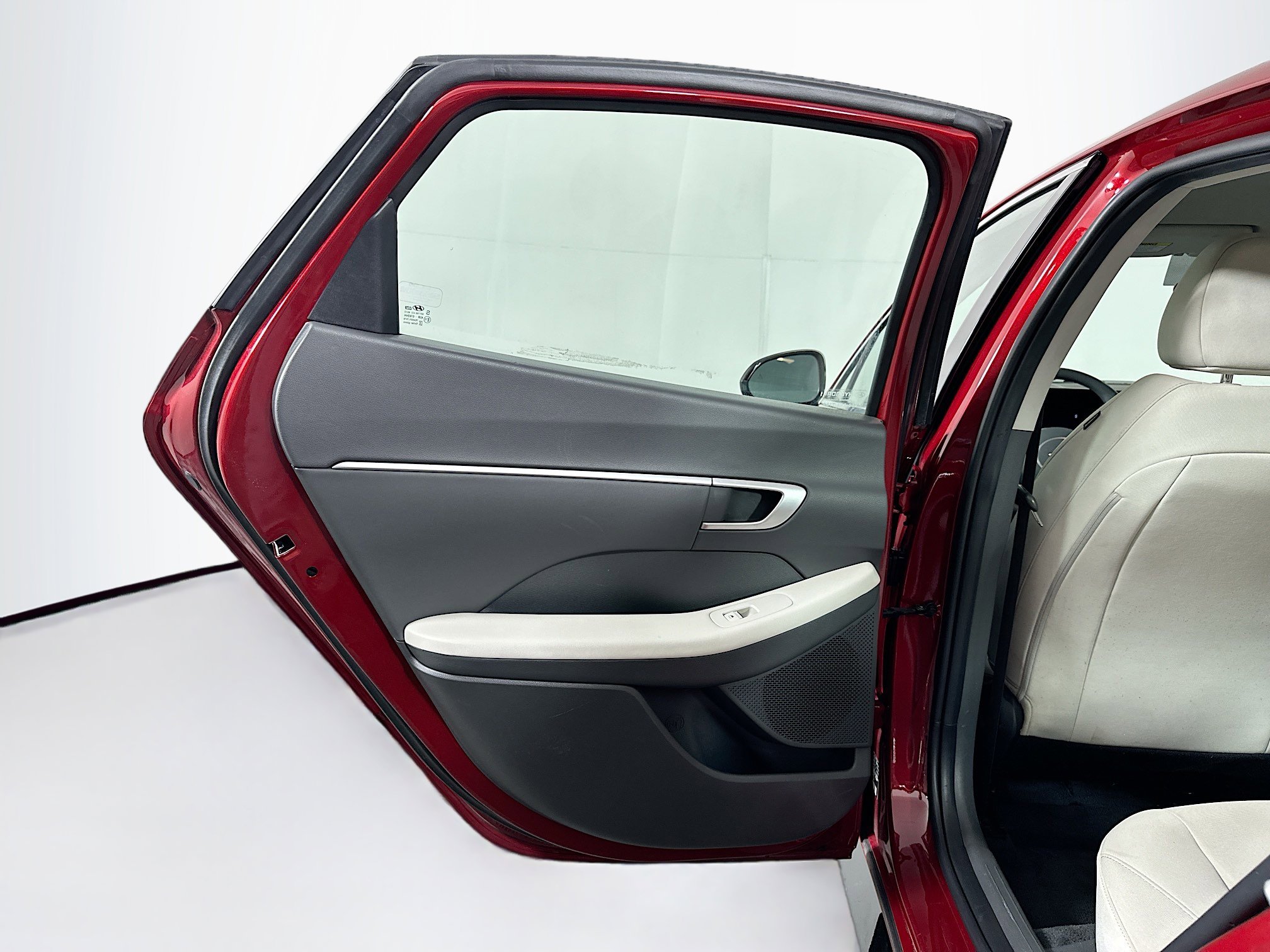 Used 2025 Hyundai Sonata SEL FWD image 25