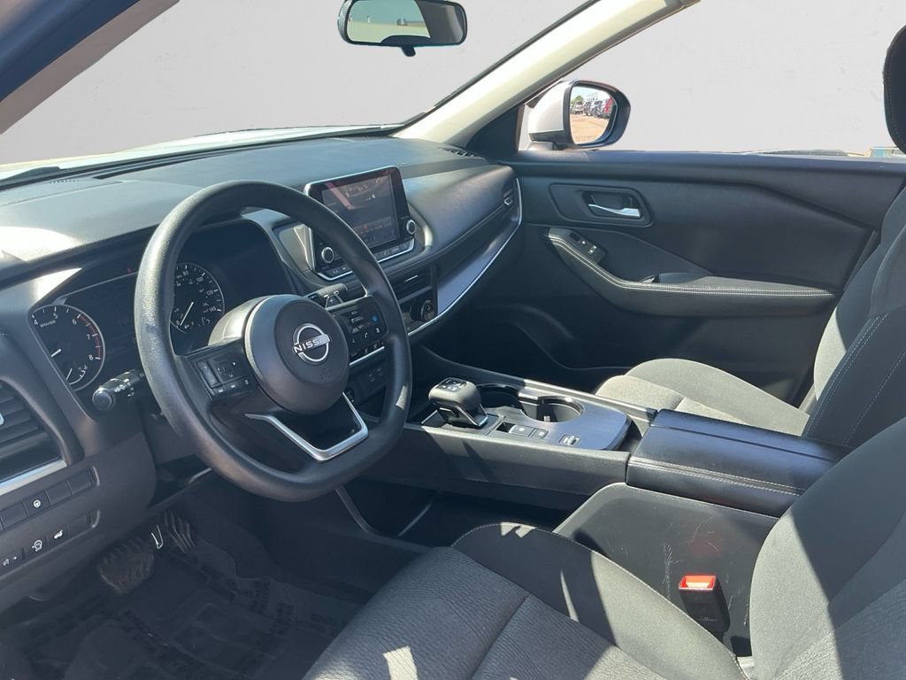 Used 2024 Nissan Rogue SV FWD image 9