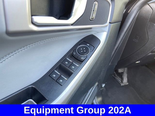 Used 2023 Ford Explorer XLT w/ Equipment Group 202A image 11