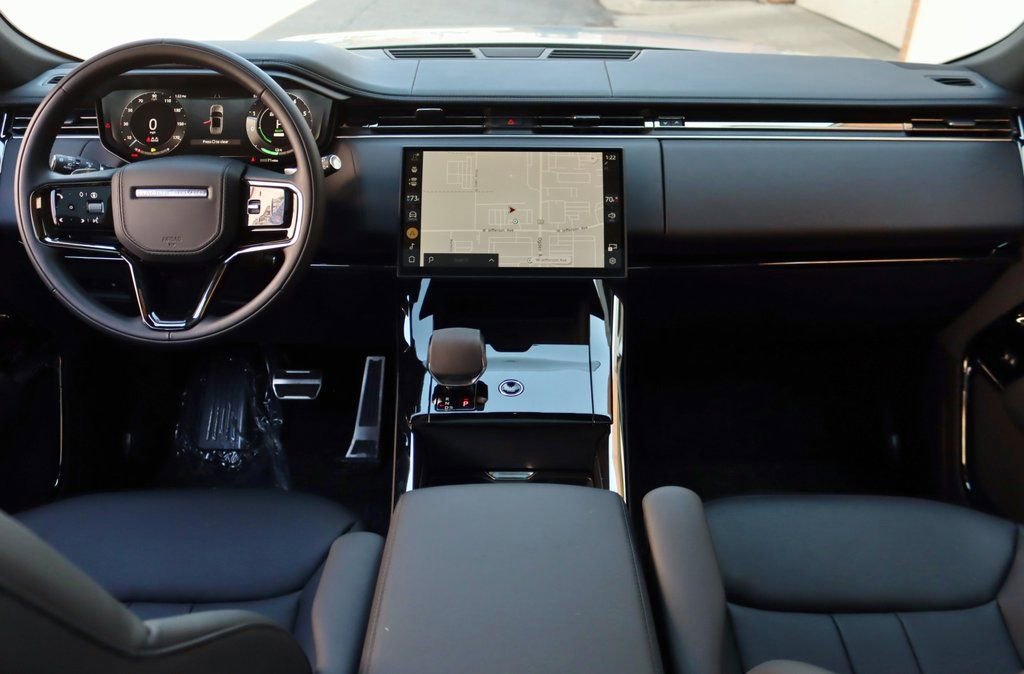 Used 2025 Land Rover Range Rover Sport Dynamic SE AWD/4WD image 10