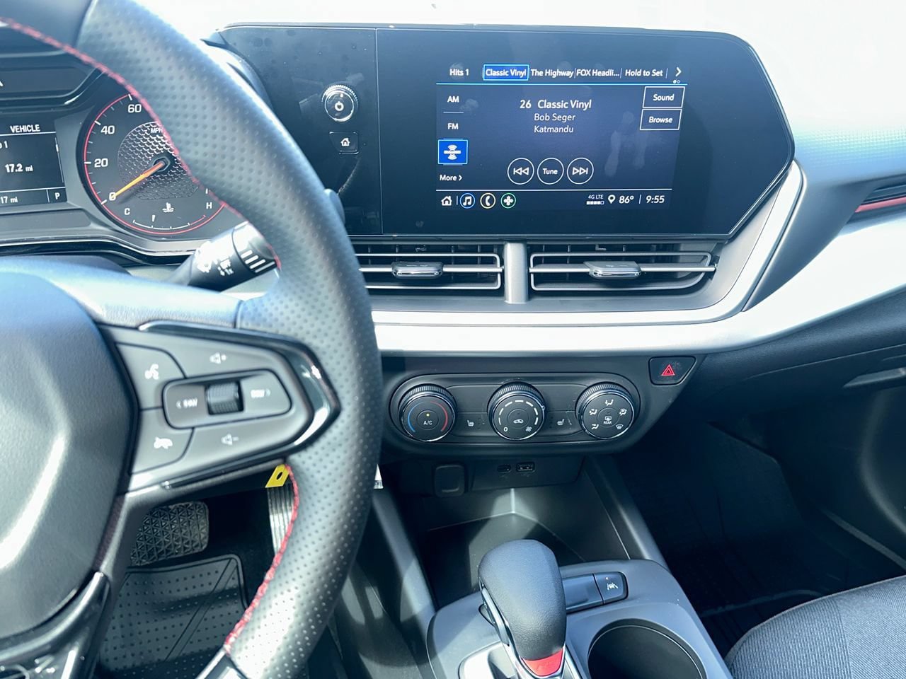 New 2026 Chevrolet Trax RS w/ Sunroof Package FWD image 18