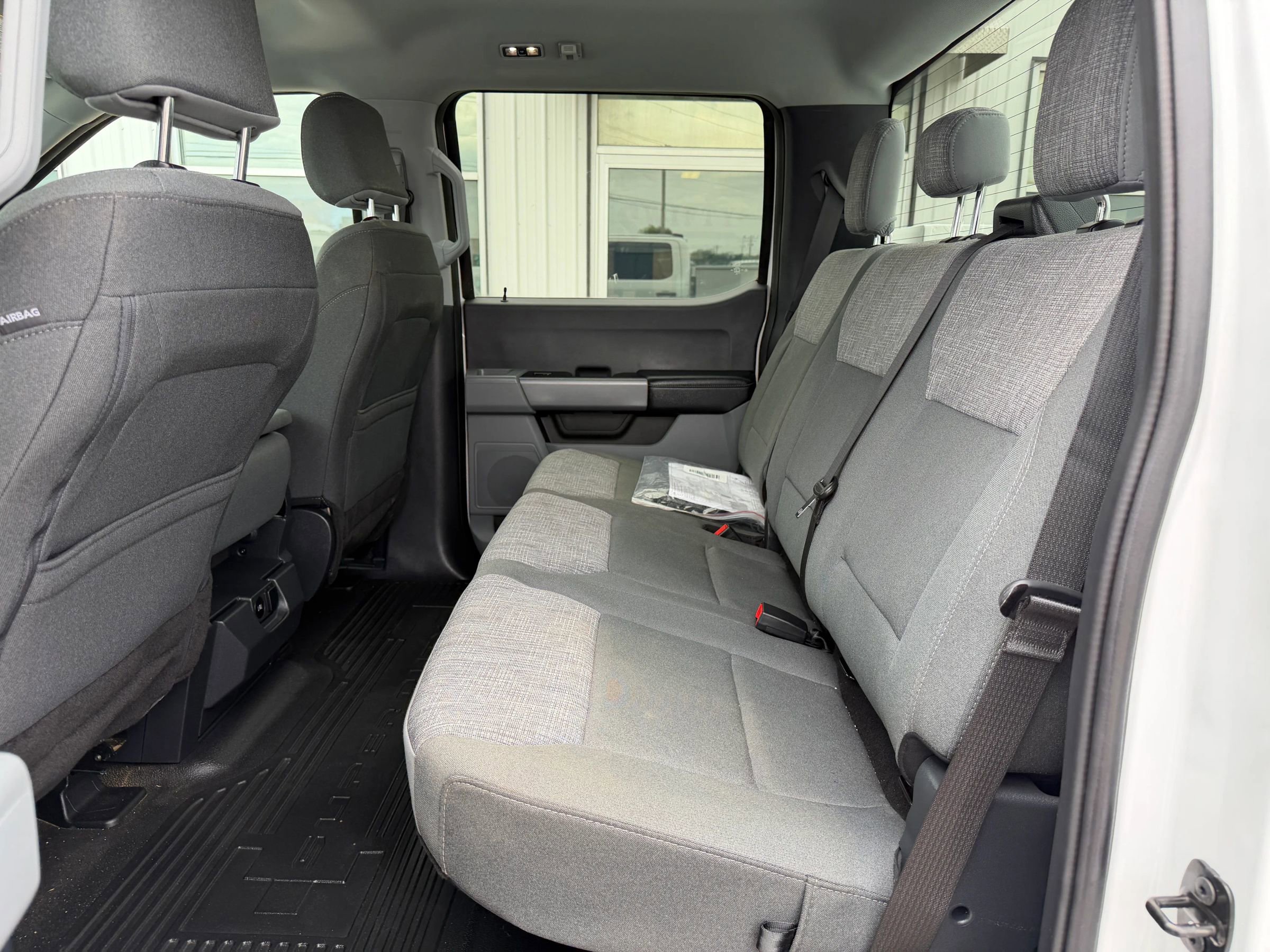 Used 2024 Ford F550 4x4 Crew Cab Super Duty w/ XLT Value Package image 26