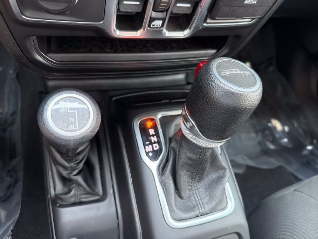 Used 2021 Jeep Gladiator Sport AWD/4WD image 25