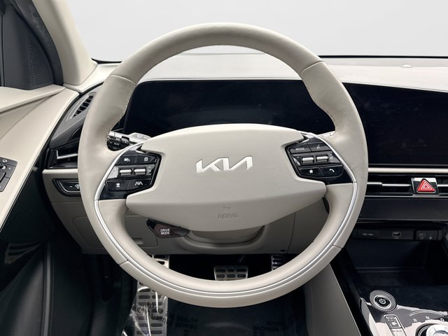 Used 2023 Kia Niro Wave w/ Wave Preserve Package FWD image 12