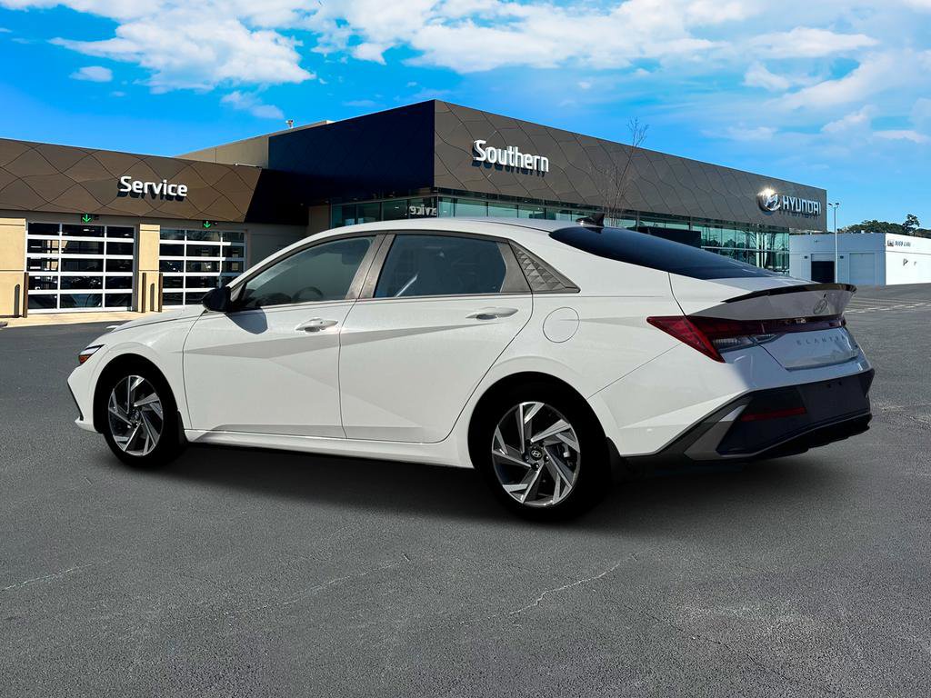 New 2025 Hyundai Elantra SEL image 4