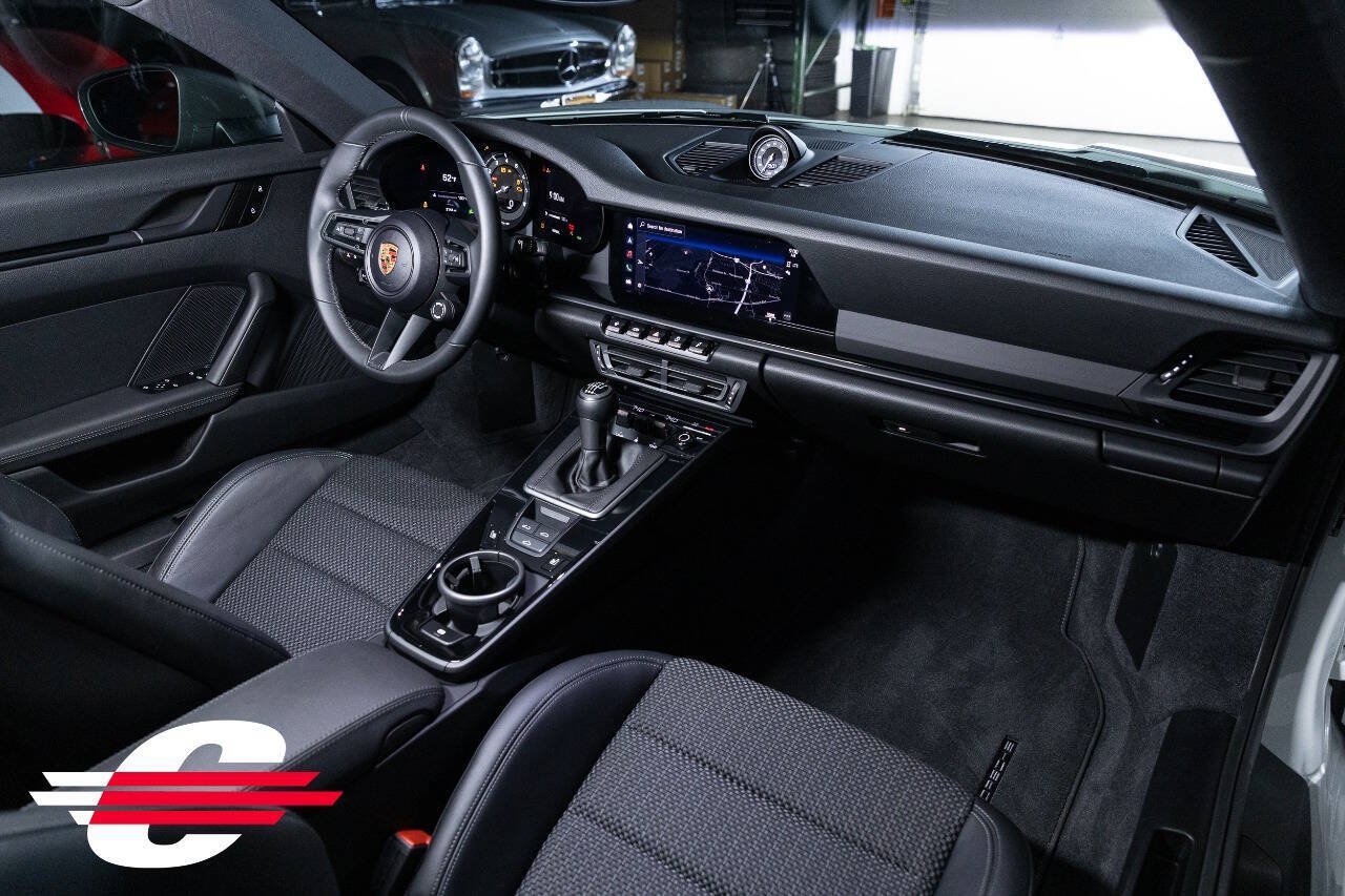 Used 2024 Porsche 911 Carrera T RWD image 18