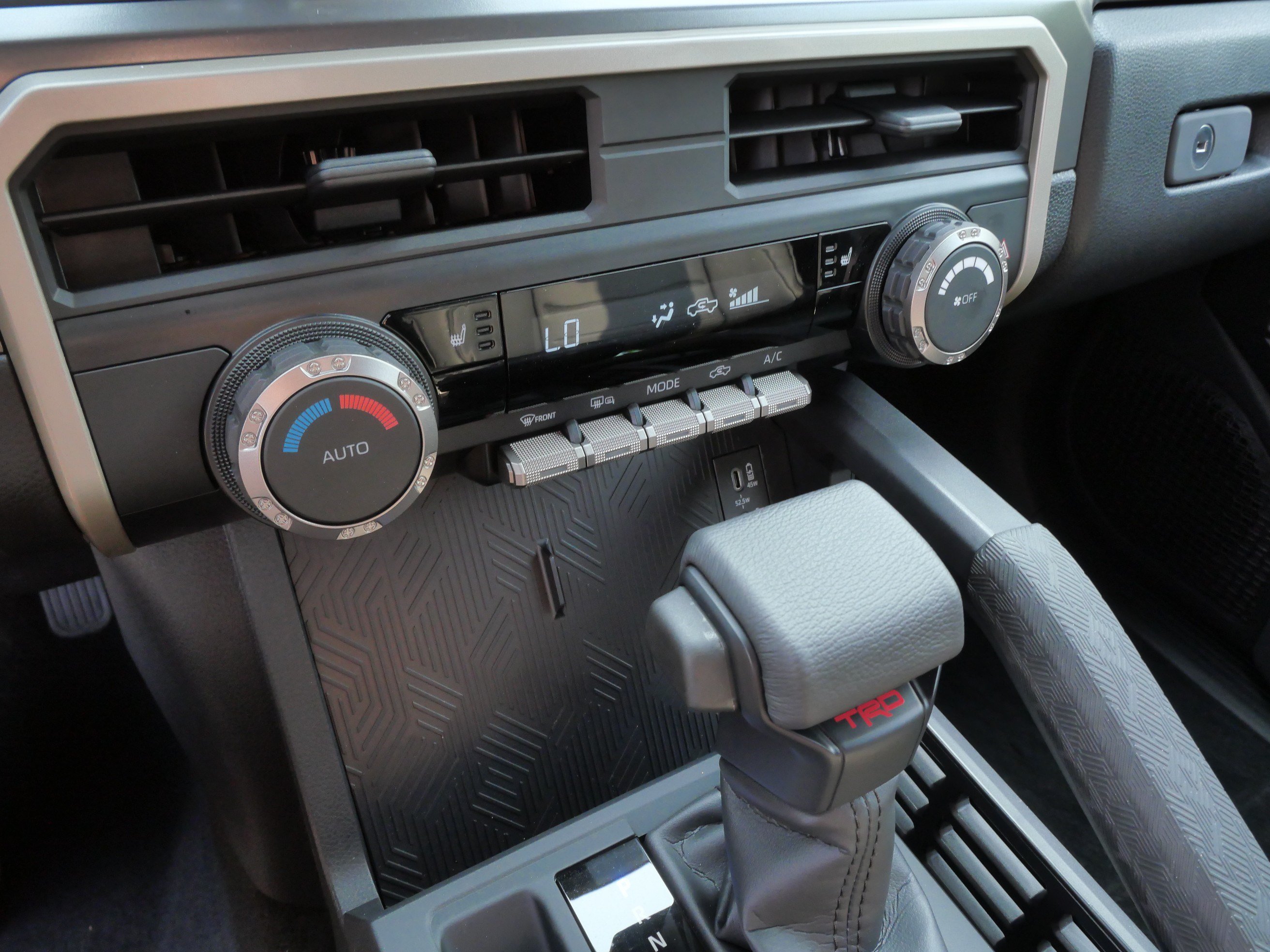 Certified 2025 Toyota Tacoma TRD Off-Road AWD/4WD image 24