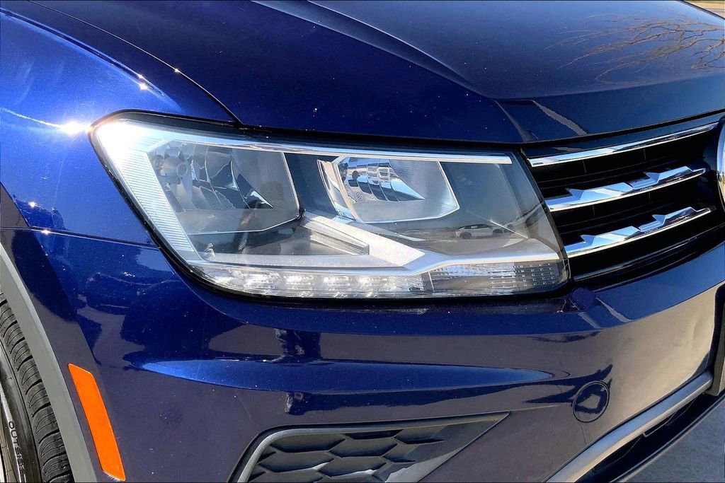 Used 2021 Volkswagen Tiguan SE w/ 3-Row Tiguan MDO Package image 28