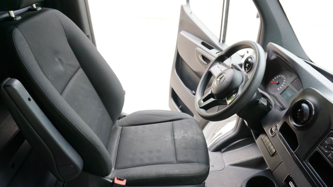 Used 2019 Mercedes-Benz Sprinter 1500 image 19