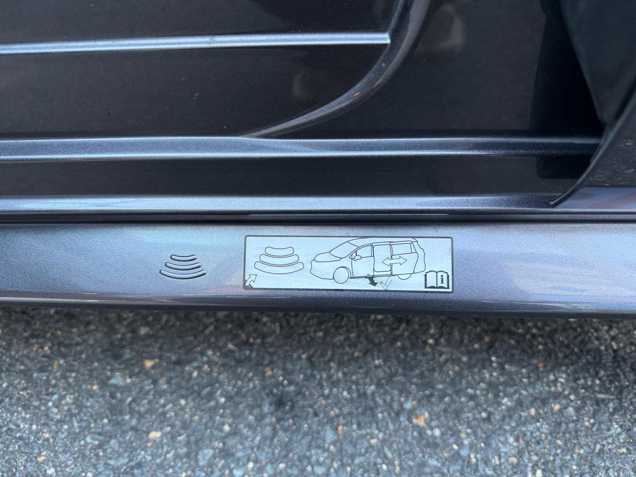 Used 2022 Toyota Sienna XLE image 27