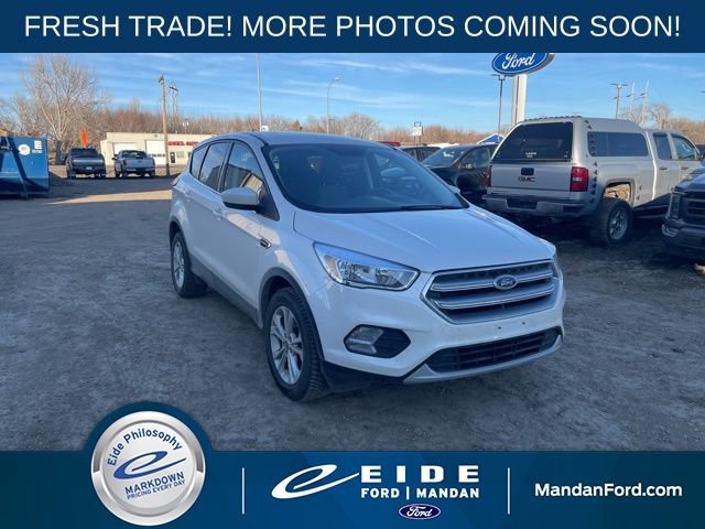 Used 2017 Ford Escape SE image 1