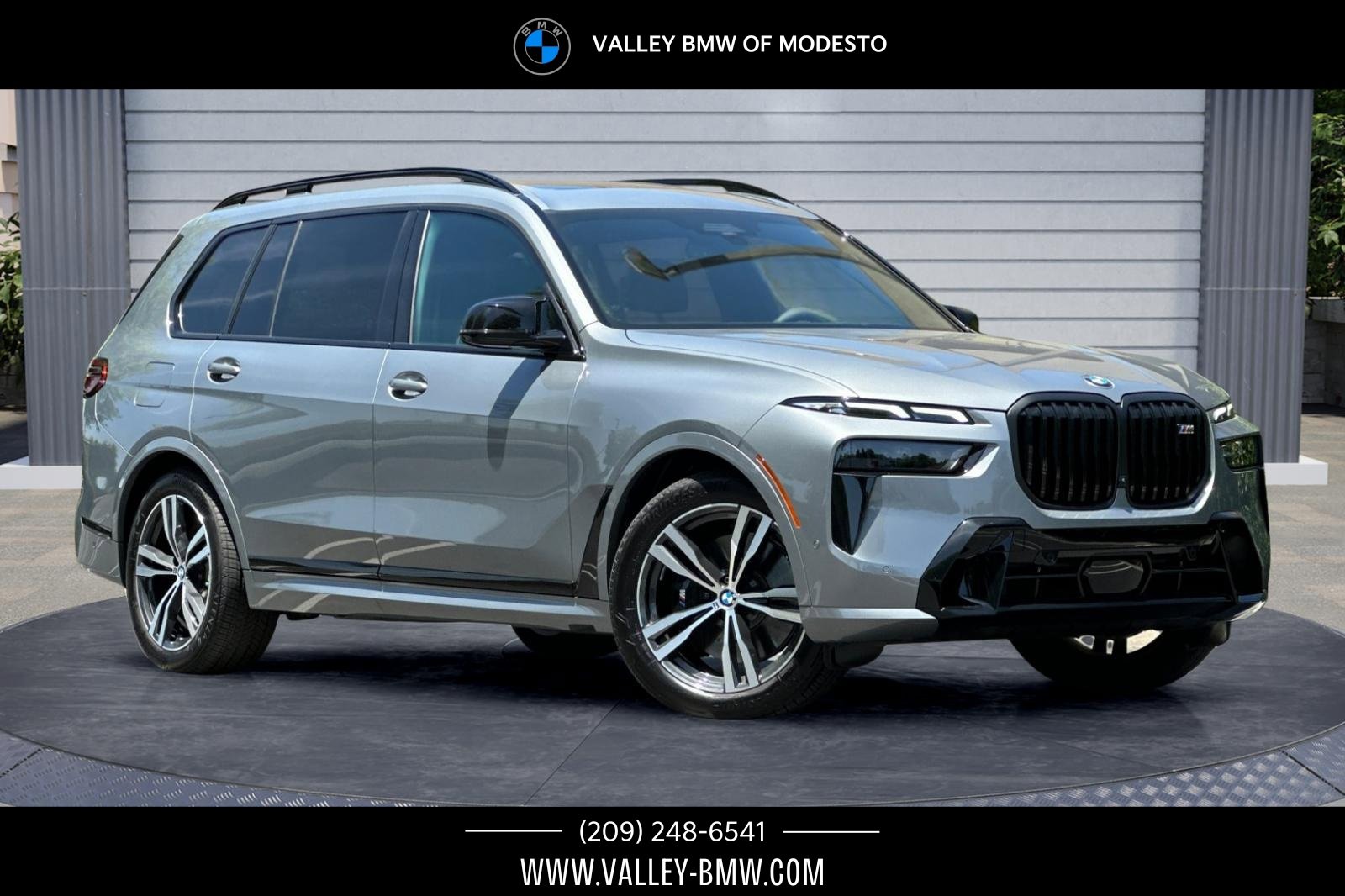 New 2025 BMW X7 M60i