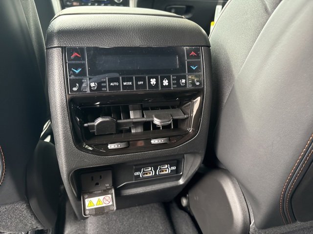 New 2025 Jeep Grand Cherokee L Summit image 17