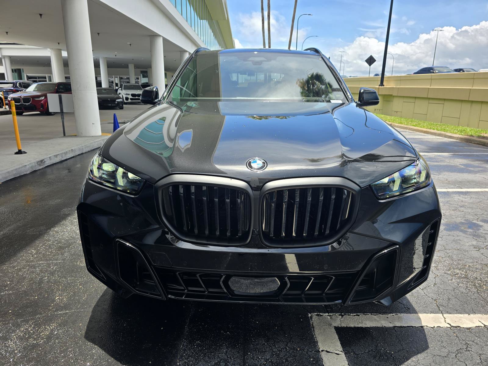New 2026 BMW X5 xDrive40i w/ M Sport Package AWD/4WD image 2