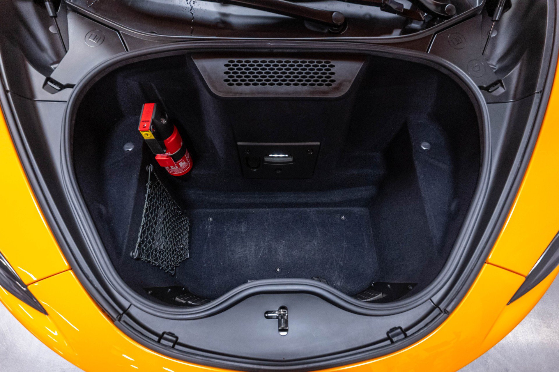 Used 2019 McLaren 600LT RWD image 38