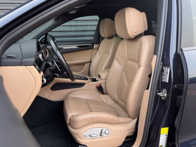 Certified 2022 Porsche Macan S AWD/4WD image 5