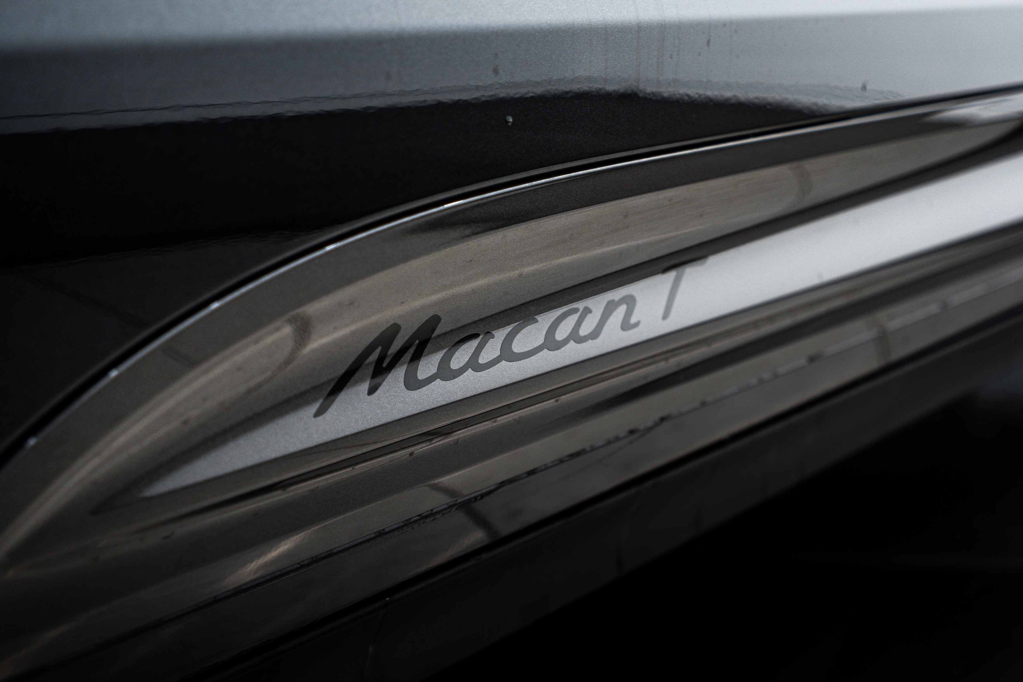 Certified 2026 Porsche Macan Turbo image 27