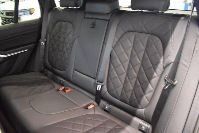 New 2026 BMW X5 xDrive40i w/ Premium Package AWD/4WD image 7