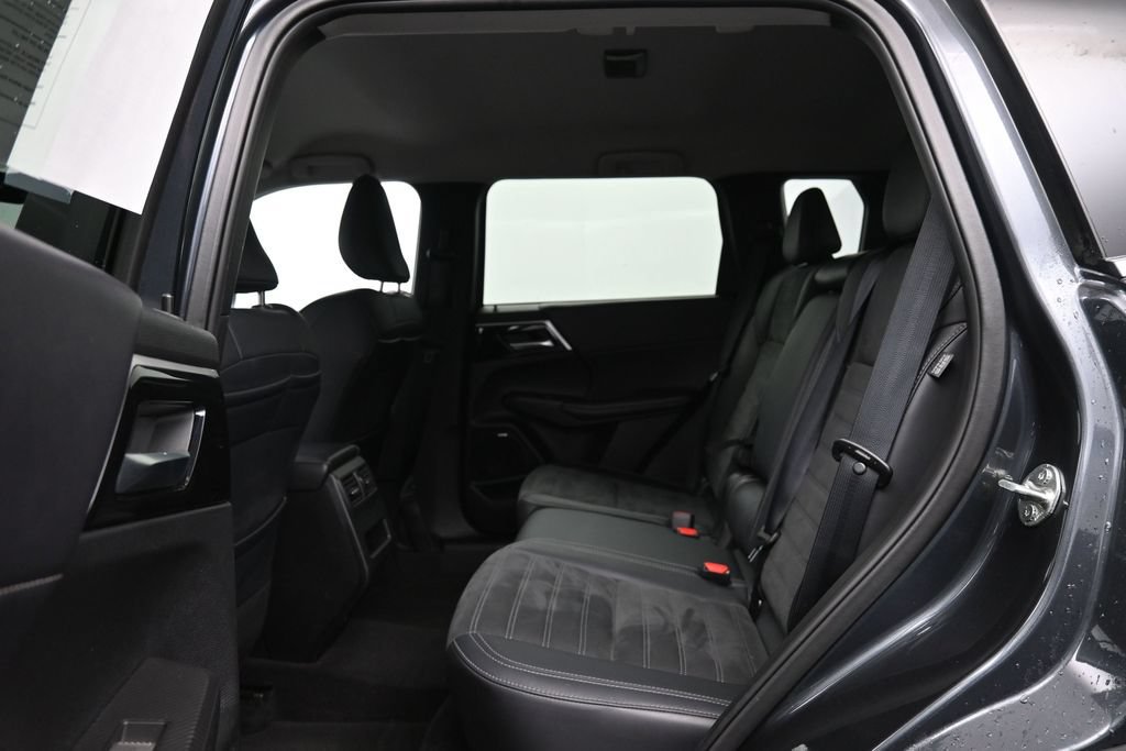Used 2025 Mitsubishi Outlander SE AWD/4WD image 27