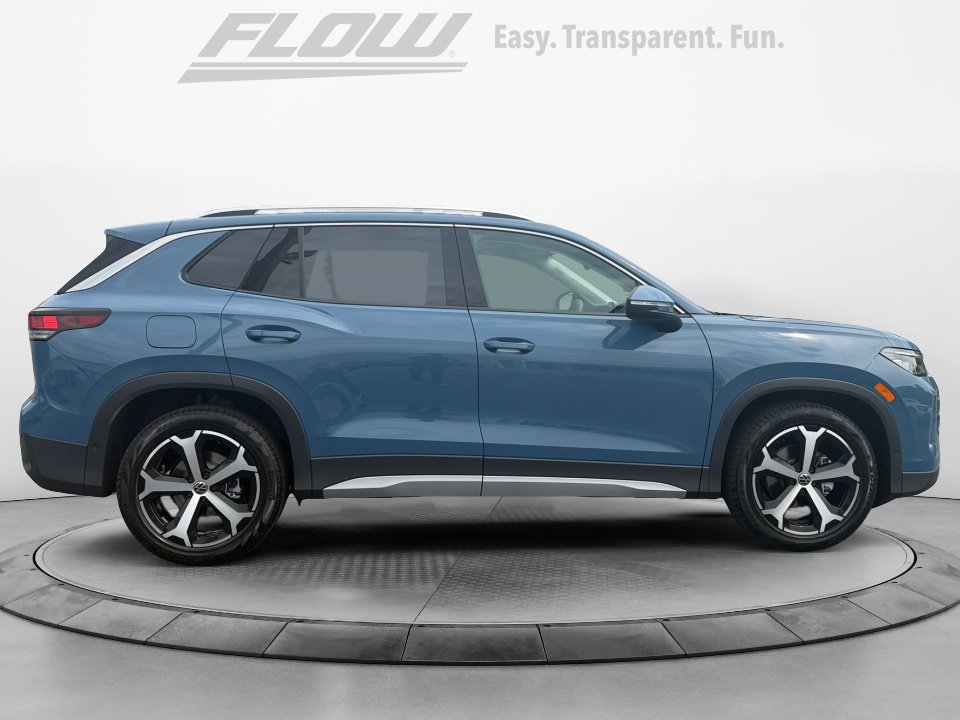 New 2026 Volkswagen Tiguan SE FWD image 8