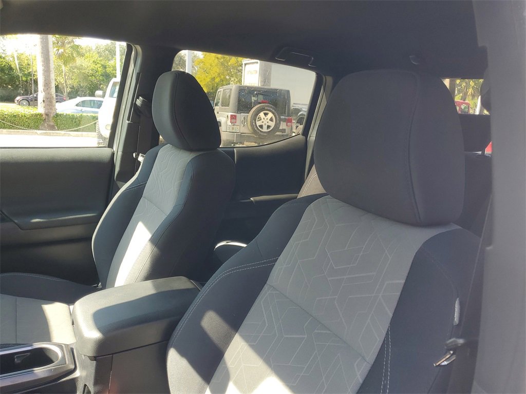 Certified 2022 Toyota Tacoma TRD Off-Road image 15