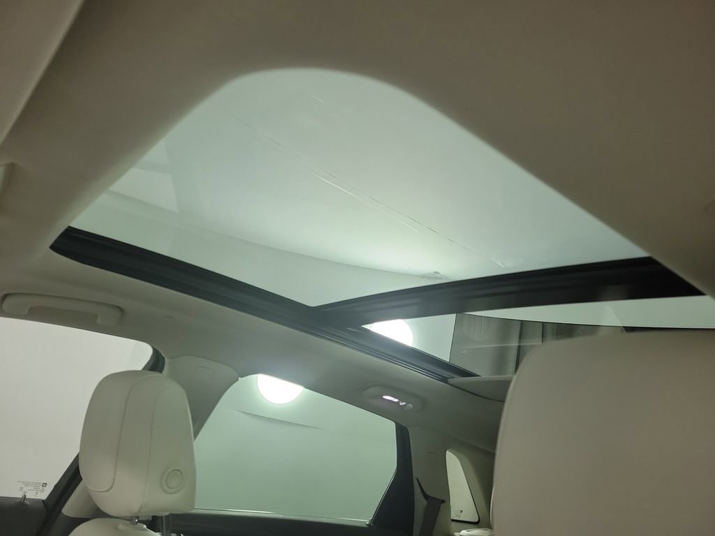 Certified 2023 Cadillac XT5 Premium Luxury w/ Technology Package FWD image 17