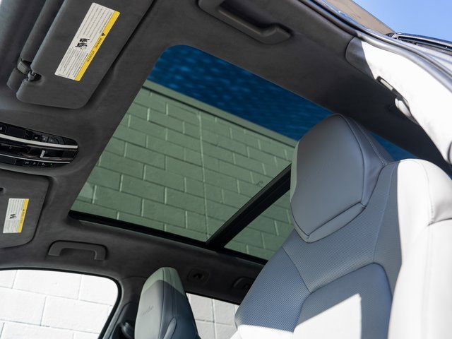 Certified 2022 Porsche Cayenne Turbo image 25