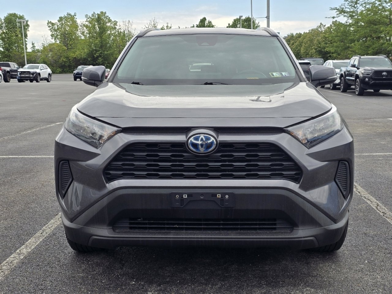 Used 2022 Toyota RAV4 LE AWD/4WD image 2