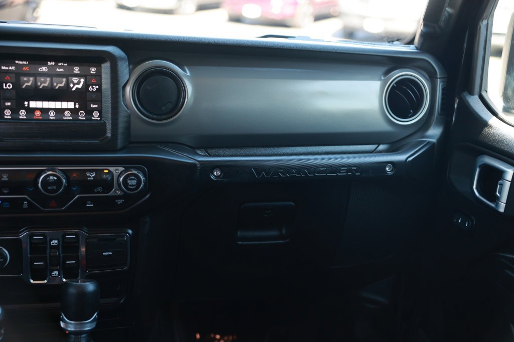 Used 2023 Jeep Wrangler Unlimited AWD/4WD image 30